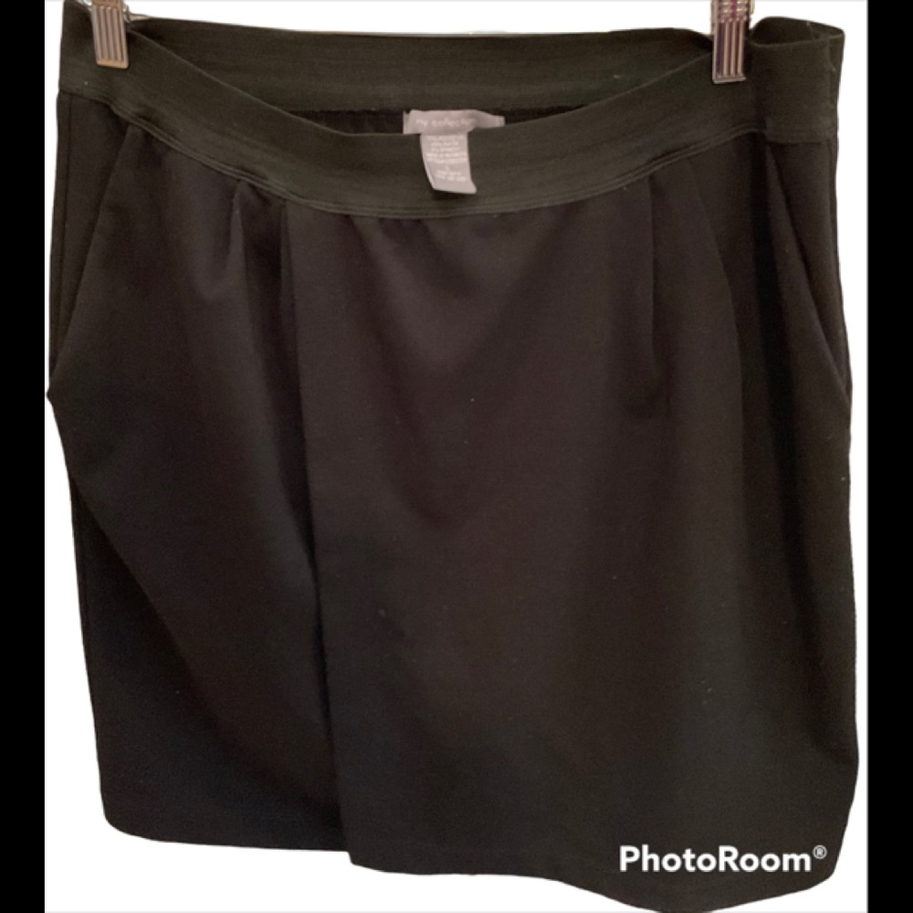 My collection black skirt elastic waistband semi pleated with pockets